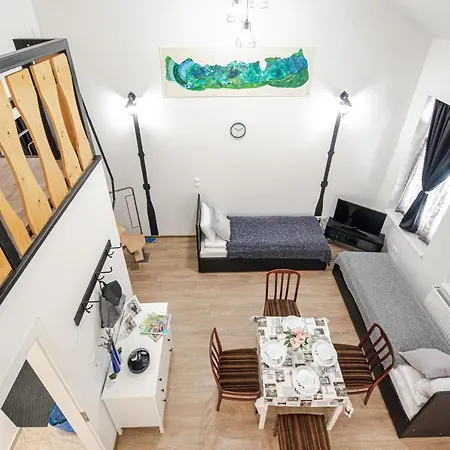 Modern studio lakás közel a parthoz