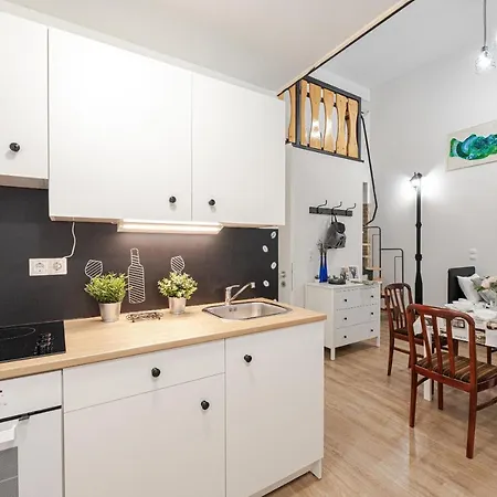 Modern studio lakás közel a parthoz Siófok